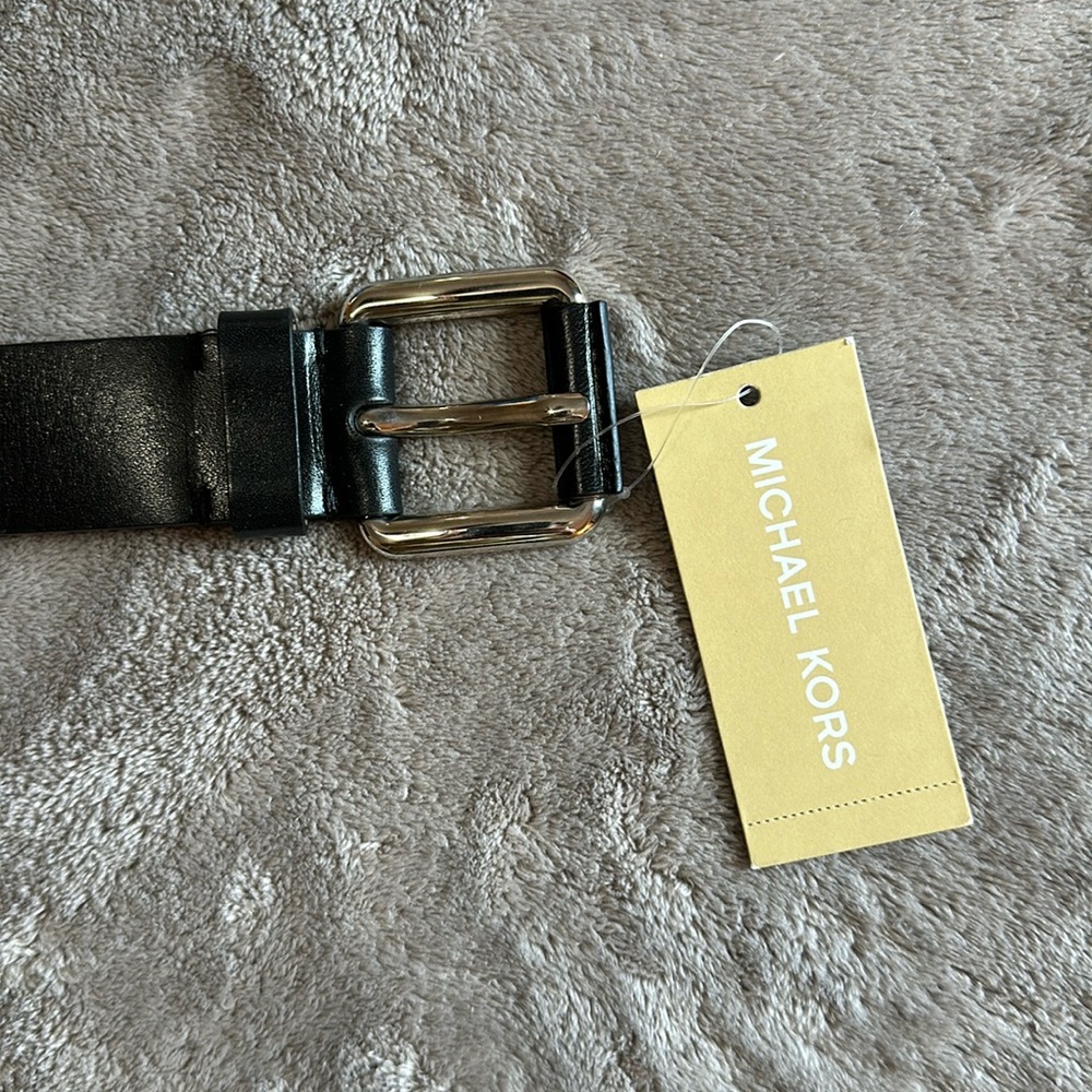 Michael Kors black leather belt. Never worn - NWT! Made in Italy